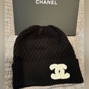 Chanel black 100% cashmere beanie NWB